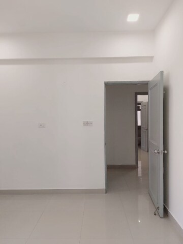 Room in 4 BHK Apartment at Bhawna Apartment, Sector 43 – for Rent