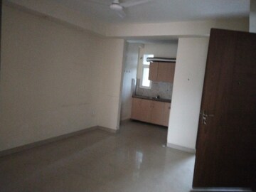 Room in 4 BHK Apartment at Bhawna Apartment, Sector 43 – for Rent