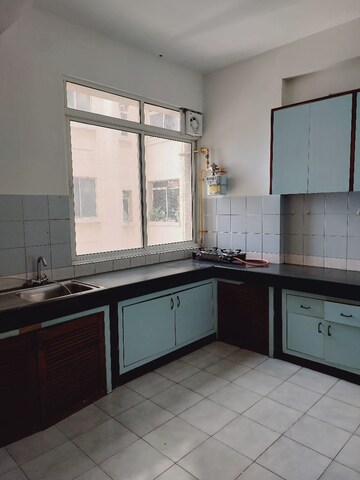 Kitchen in 4 BHK Apartment at Bhawna Apartment, Sector 43 – for Rent