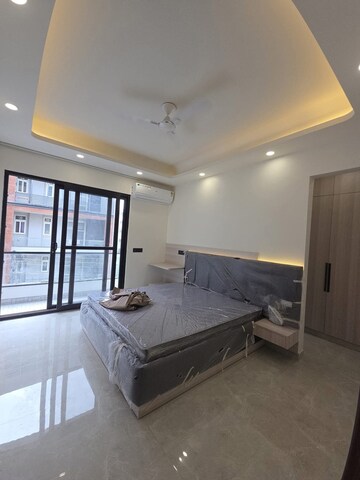 Bedroom in 2 BHK Apartment at Saket – for Rent