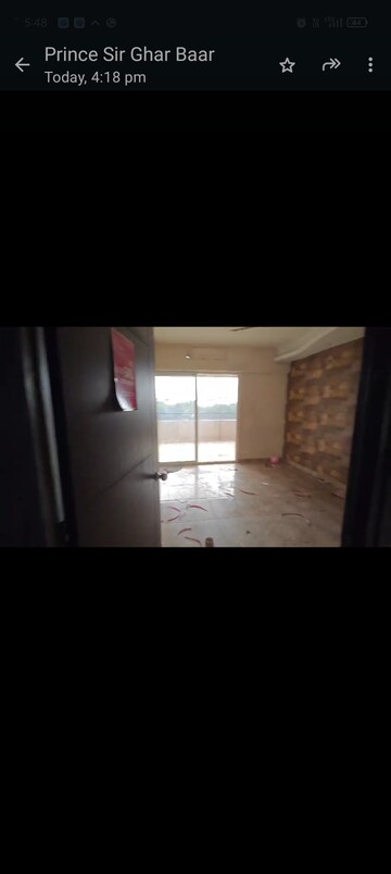 Room in 3 BHK Apartment at Landcraft Golf Links, Pandav Nagar – for Rent
