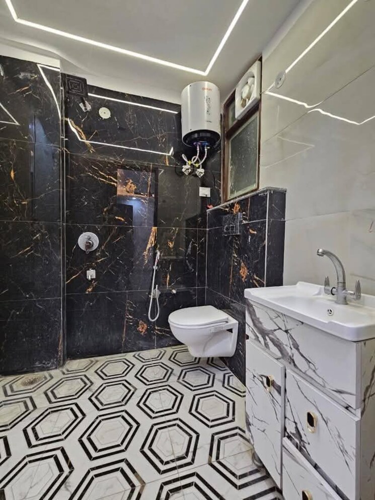 Attached Bathroom, saket 2 Bedroom 1000 Sq.Ft. Apartment In Saket Delhi 9105975