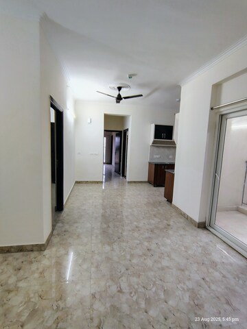 Room in 3 BHK Apartment at Amrapali Terrace Homes, Tech Zone 4 Greater Noida – for Rent