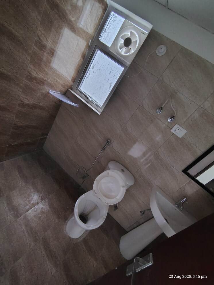 Bathroom, amrapali-terrace-homes 3 Bedroom 1400 Sq.Ft. Apartment In Tech Zone 4 Greater Noida Greater Noida 9105999