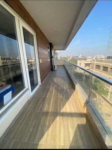 Balcony in 3 BHK Builder Floor at Ansal Sushant Lok I, Sector 43 – for Rent