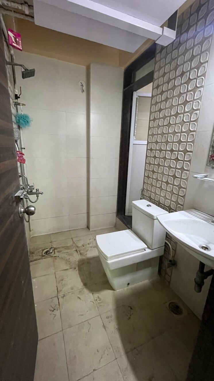 Bathroom, ajmera-new-era 2 Bedroom 999 Sq.Ft. Apartment In Kalyan West Thane 9106047
