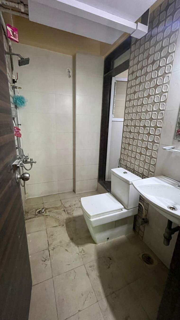 Bathroom, ajmera-new-era 2 Bedroom 999 Sq.Ft. Apartment In Kalyan West Thane 9106047