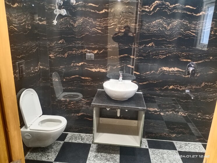 Bathroom, vasant kunj 3 Bedroom 1350 Sq.Ft. Builder Floor In Vasant Kunj Delhi 9106024