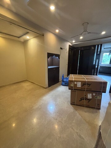 Living Room in 3 BHK Builder Floor at Gupta Awas, Sector 43 – for Rent