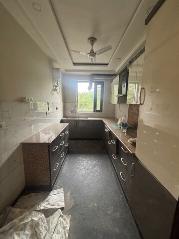 Kitchen in 3 BHK Builder Floor at Gupta Awas, Sector 43 – for Rent