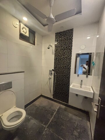 Bathroom in 3 BHK Builder Floor at Gupta Awas, Sector 43 – for Rent