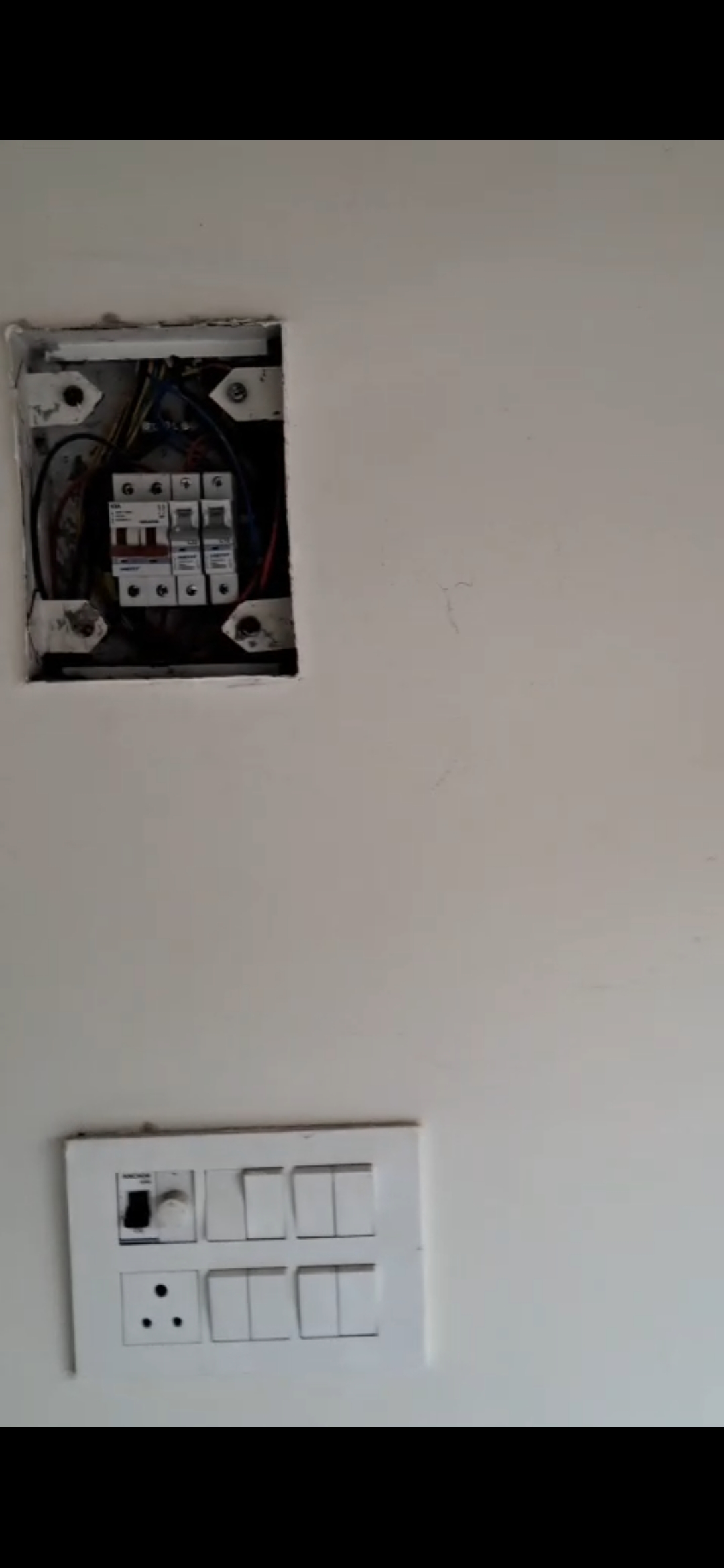 Retail Shop For Rent in Nit 5