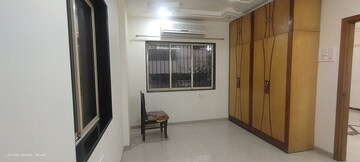 Room in 3 BHK Apartment at Khar West – for Rent