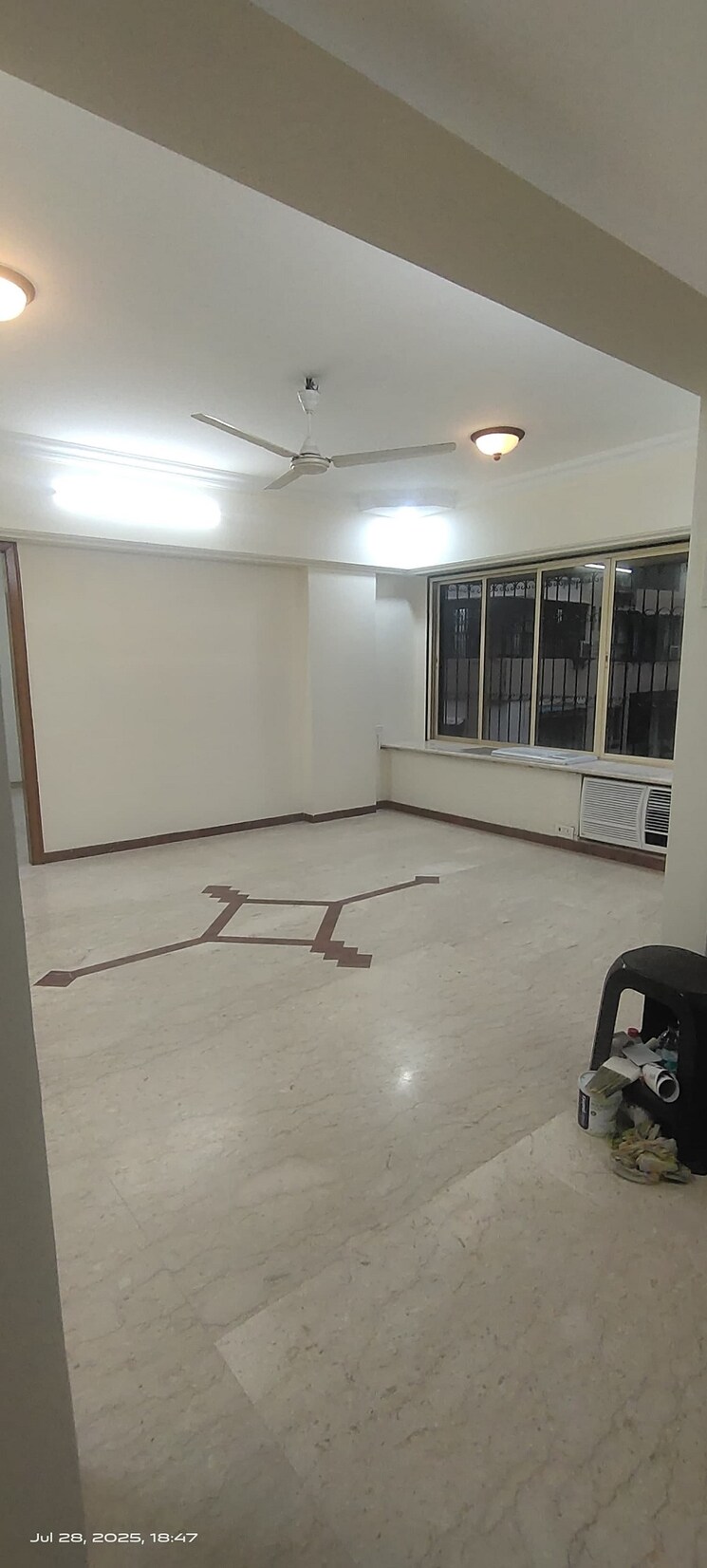 Room, khar west 3 Bedroom 1200 Sq.Ft. Apartment In Khar West Mumbai 9106060