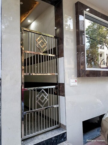 1 RK Builder Floor – Exterior View View at Royal Homez, Sector 43 - for Rent
