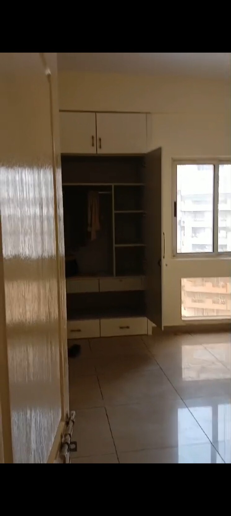 Room, landcraft-golf-links 2 Bedroom 1135 Sq.Ft. Apartment In Pandav Nagar Ghaziabad 9106125