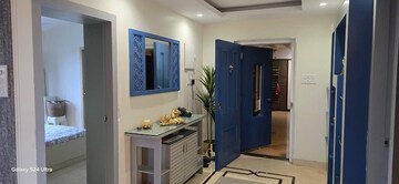 Bedroom in 4 BHK Apartment at Bandra West – for Rent