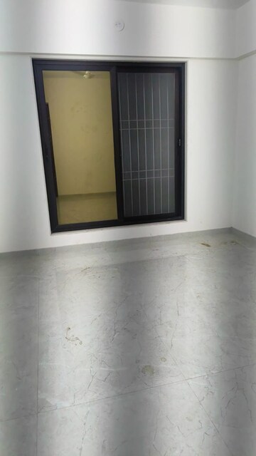 Room in 2 BHK Apartment at Santacruz East – for Rent