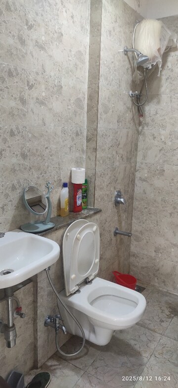 Bathroom in 1 BHK Apartment at Sheth Vasant Oasis, Andheri East – for Rent