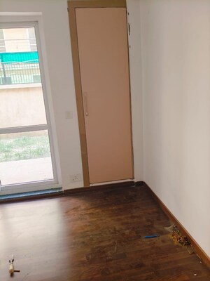 Room in 3 BHK Apartment at BPTP Park 81, Sector 81 – for Sale