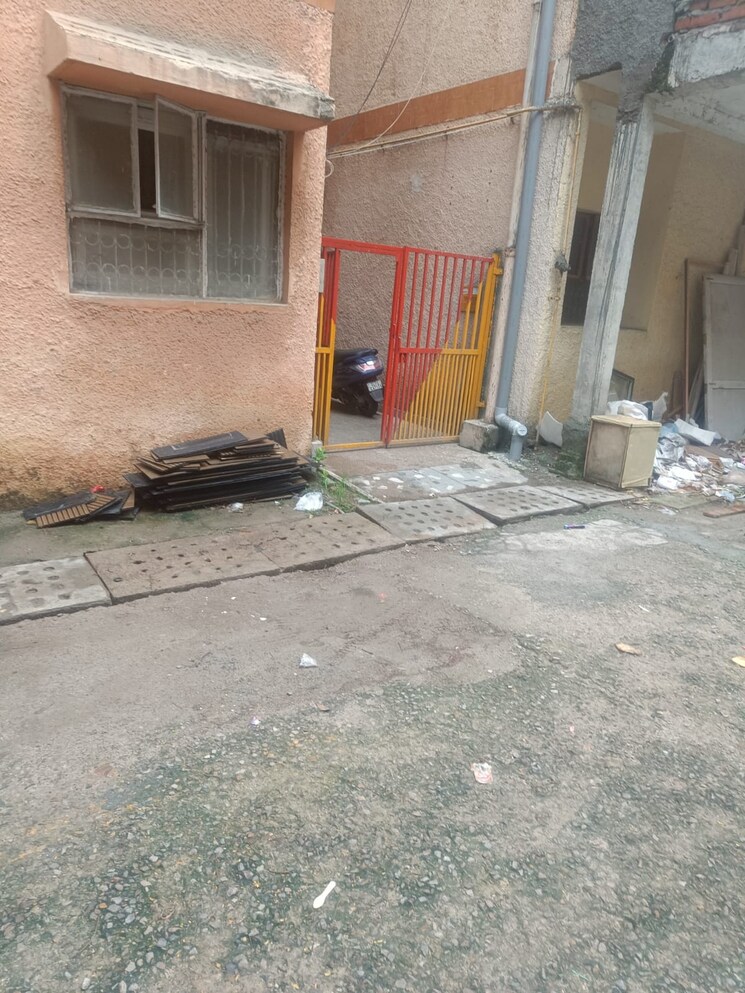  Parking, mayur vihar phase iii 3.5 Bedroom 1500 Sq.Ft. Apartment In Mayur Vihar Phase Iii Delhi 9106168