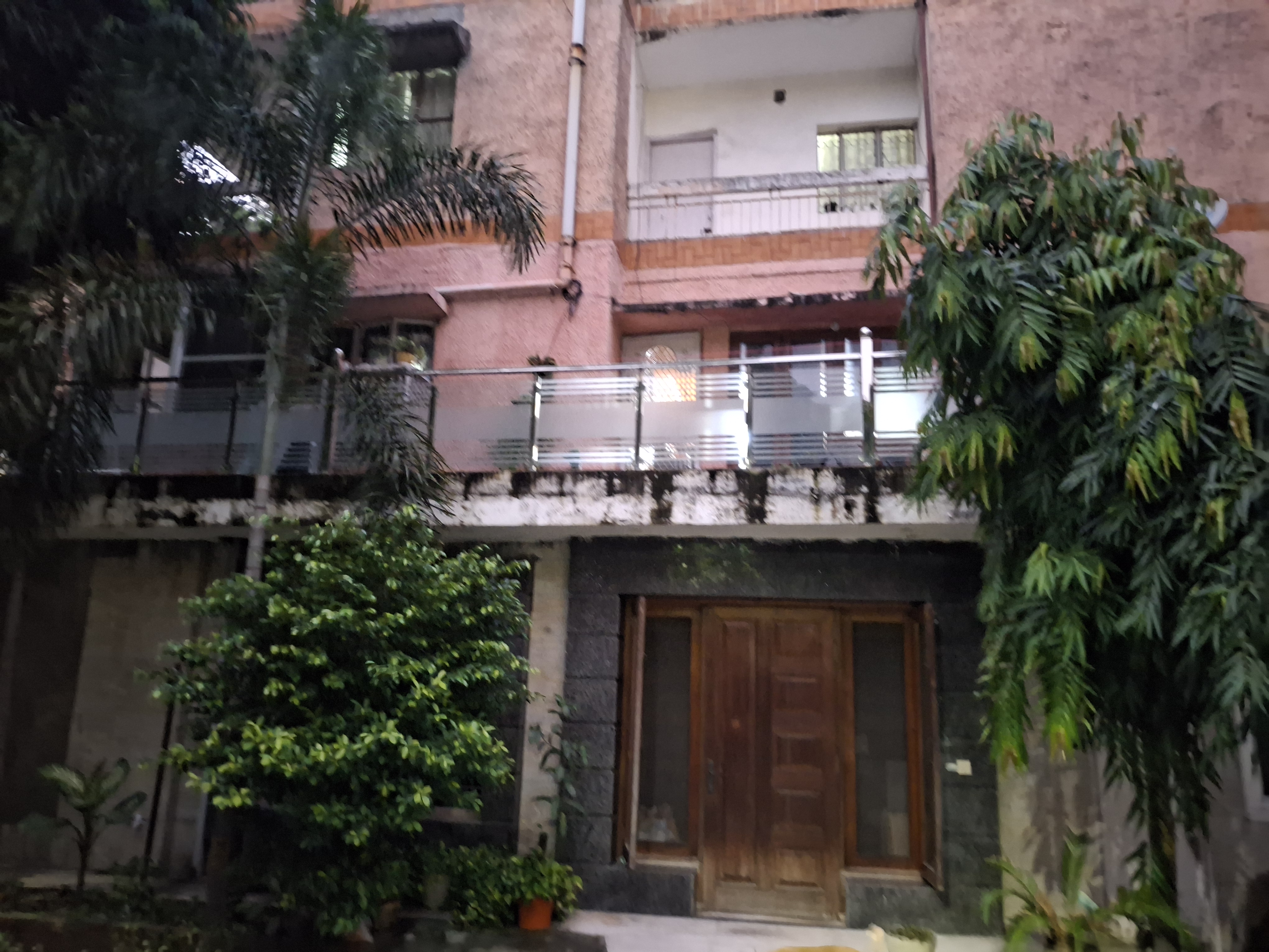 3.5 BHK + Pooja Room Apartment For Sale in Sfs Flats .Mayur Vihar 3