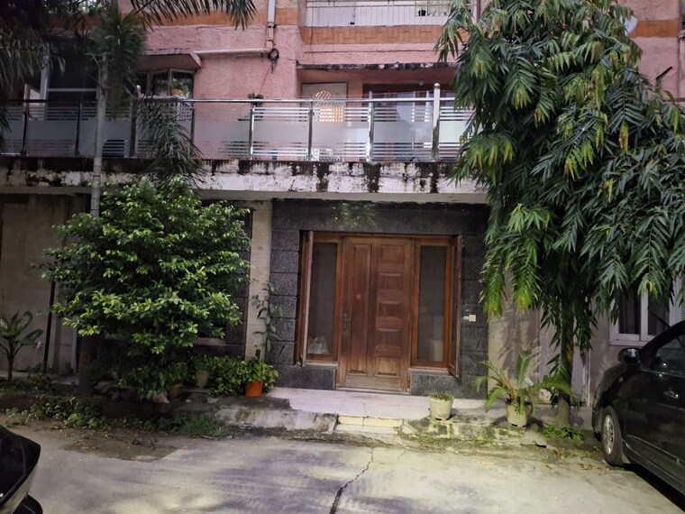 Exterior View, mayur vihar phase iii 3.5 Bedroom 1500 Sq.Ft. Apartment In Mayur Vihar Phase Iii Delhi 9106168