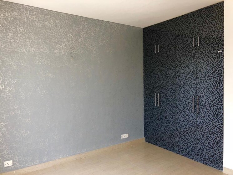 Room, puri-vip-floors 3 Bedroom 2700 Sq.Ft. Apartment In Sector 81 Faridabad 9106200