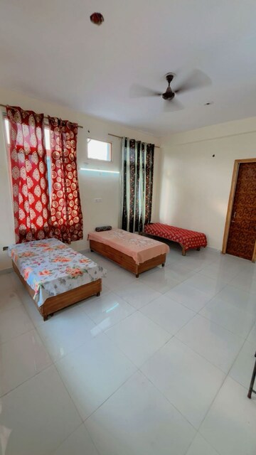 Studio Apartment For Rent in Paramount Golf Forest Studio Apartments Phase 2 -, Zeta I Greater Noida