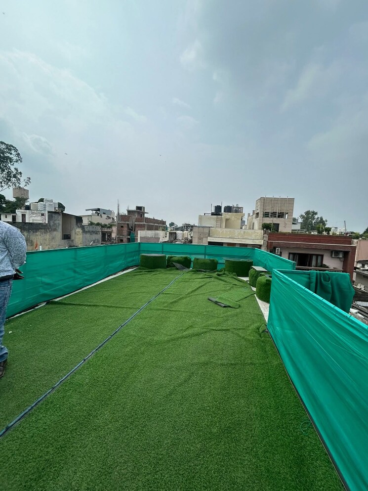 Swimming Pool, freedom fighters enclave 2 Bedroom 900 Sq.Ft. Builder Floor In Freedom Fighters Enclave Delhi 9106212