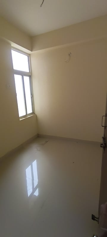Room in 3 BHK Apartment at Mehak Jeevan, Raj Nagar Extension – for Sale