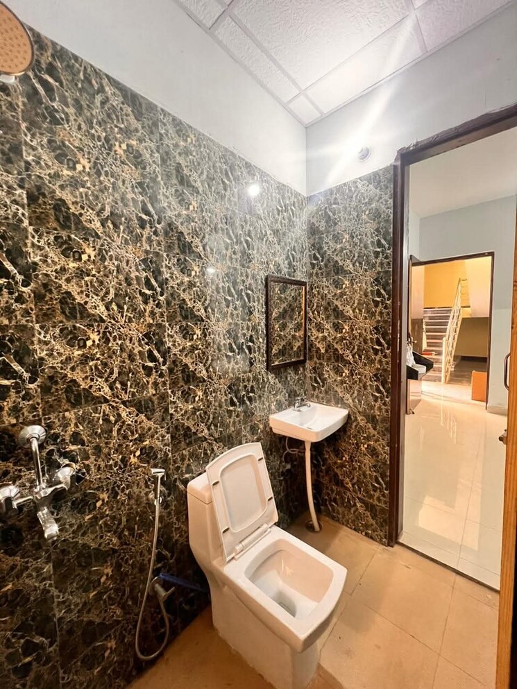 Living Room, paryavaran complex 1 RK 350 Sq.Ft. Builder Floor In Paryavaran Complex Delhi 9106282