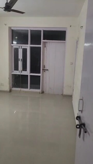 Room in 3 BHK Apartment at Omaxe Heights, Sector 86 – for Rent