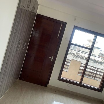 Furnished Amenities in 3 BHK Builder Floor at Sector 57 – for Rent