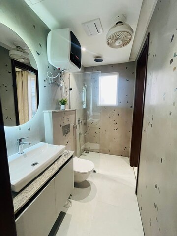 Team Area in 3 BHK Builder Floor at Saket – for Rent