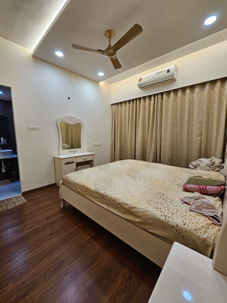Bedroom, radha-govind 4 Bedroom 1920 Sq.Ft. Apartment In Borivali East Mumbai 9106343