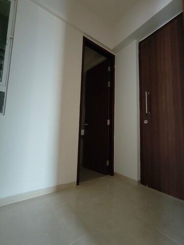 Room in 2 BHK Apartment at Indiabulls One Indiabulls, Pokhran Road No Two – for Rent