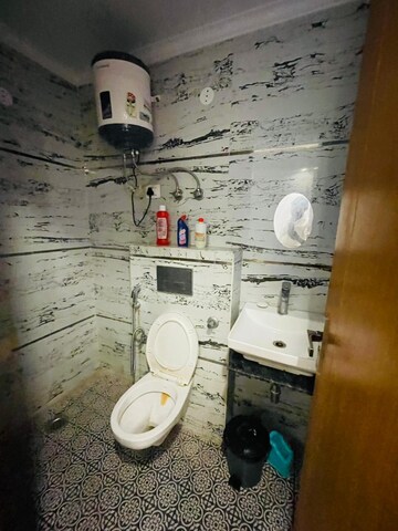 Team Area in 2 BHK Independent House at Chattarpur – for Rent