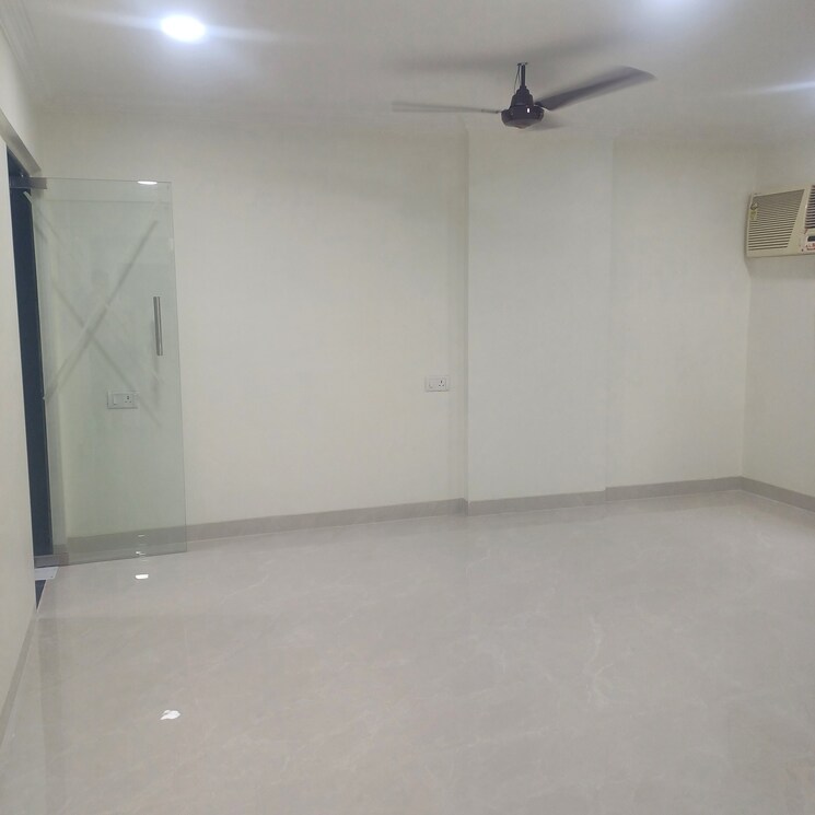 Room, ashoka-complex Commercial Office Space 500 Sq.Ft. In Dadar West Mumbai 9106391