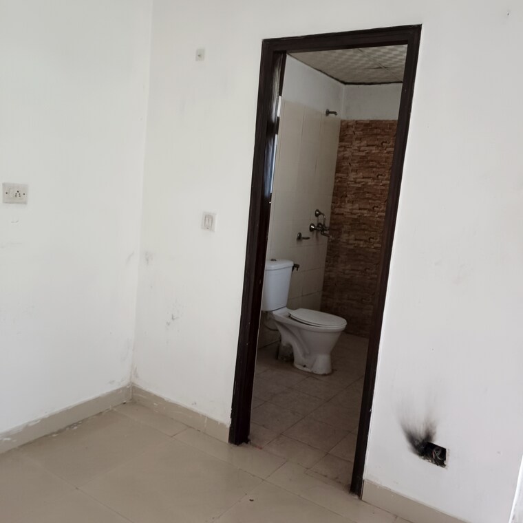 Room, puri-vip-floors 3 Bedroom 275 Sq.Yd. Builder Floor In Sector 81 Faridabad 9106406