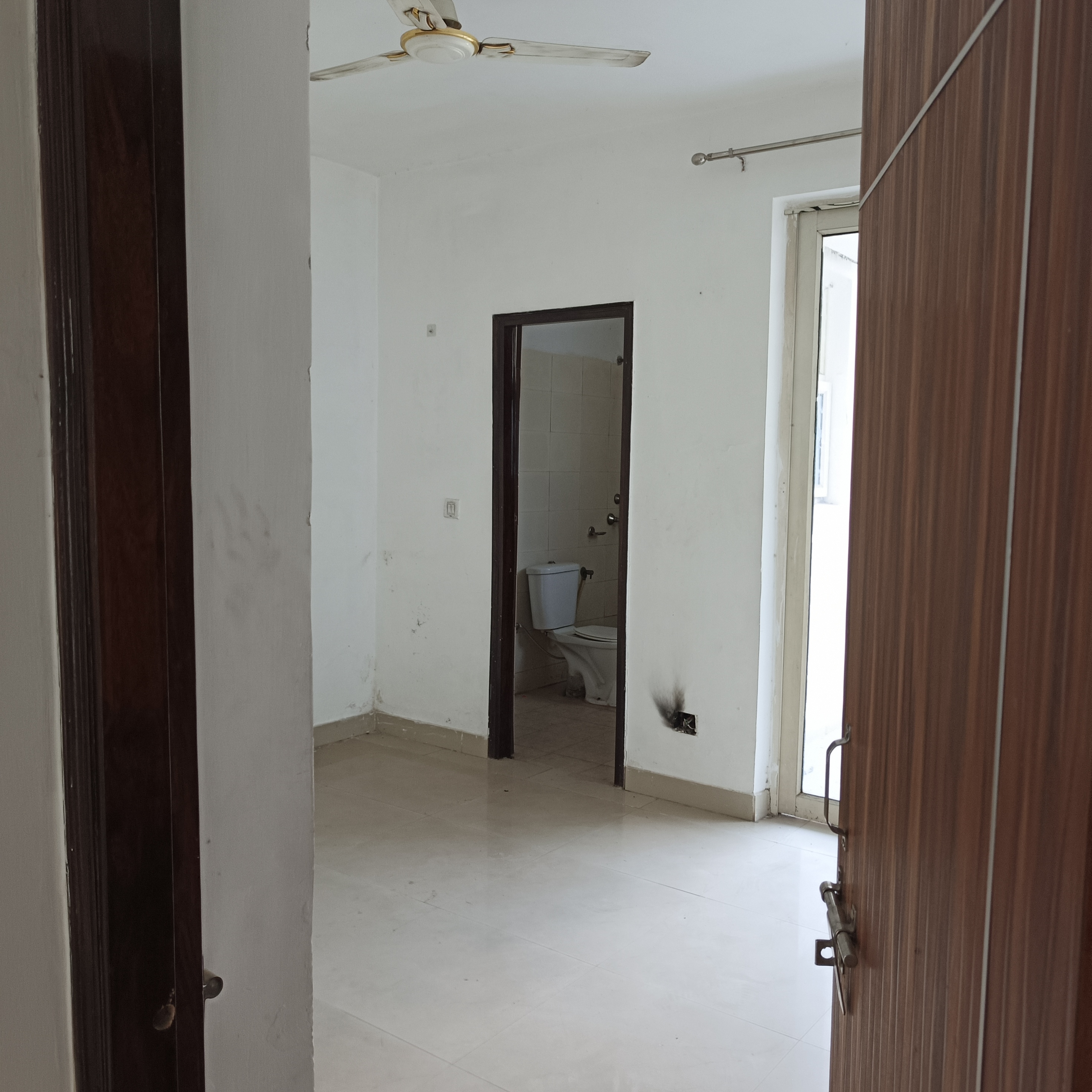 3 BHK 275 Sq.Yd. Builder Floor in Puri Vip Floors