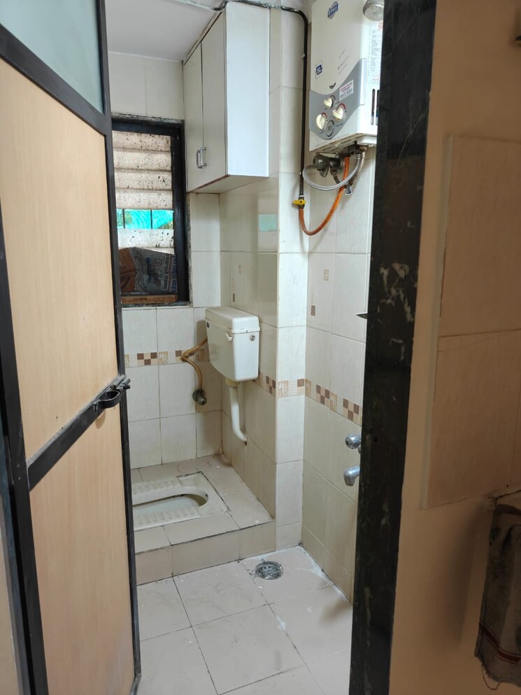 Bathroom, friends colony 1 Bedroom 650 Sq.Ft. Apartment In Friends Colony Mumbai 9106401