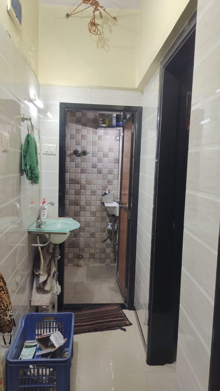 Bathroom, friends colony 2 Bedroom 750 Sq.Ft. Apartment In Friends Colony Mumbai 9106429