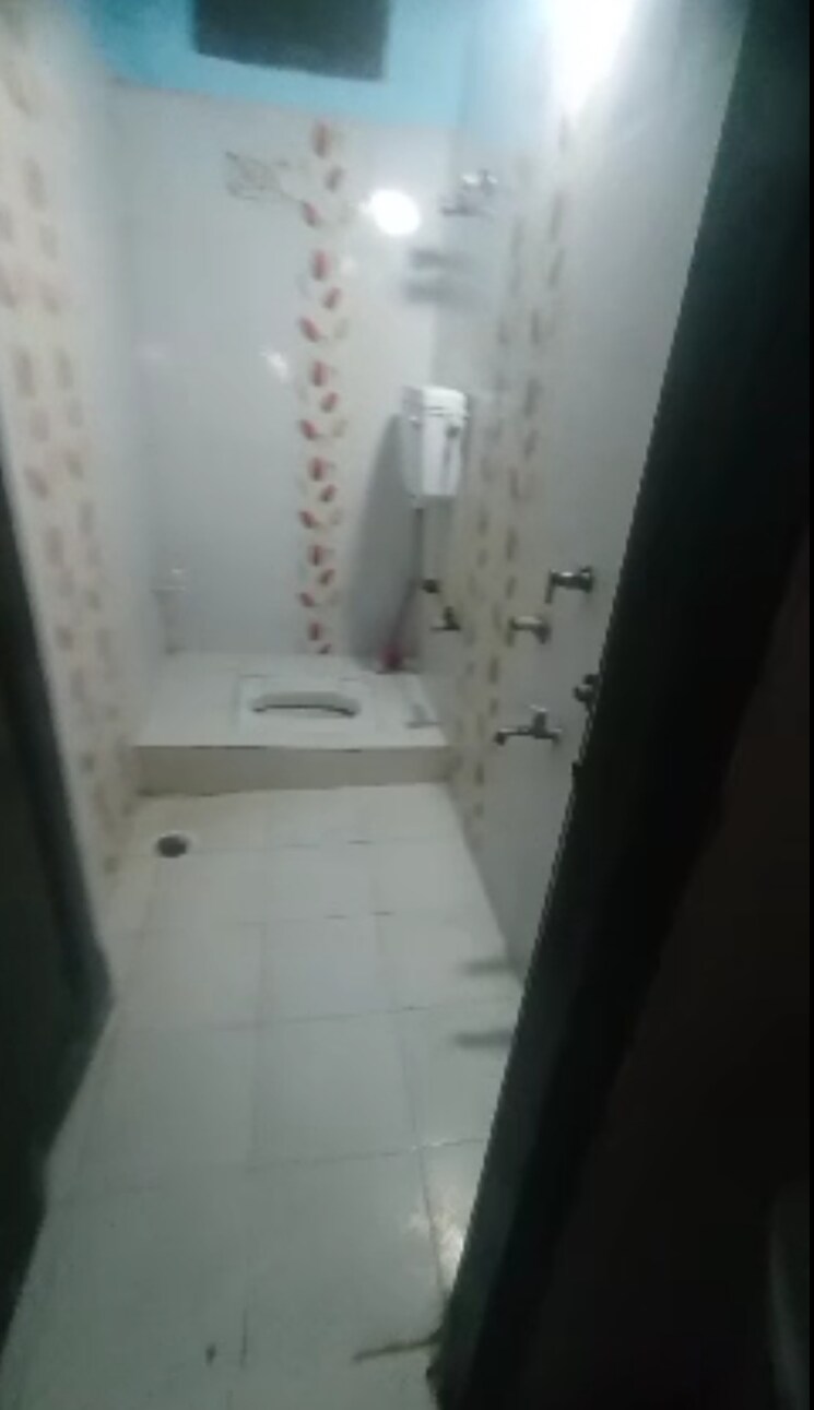 Bathroom, new ashok nagar 2 Bedroom 500 Sq.Ft. Builder Floor In New Ashok Nagar Delhi 9106437