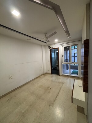 Room in 3 BHK Builder Floor at Janakpuri – for Sale