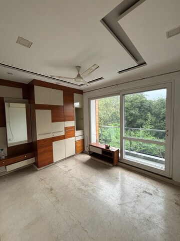 Room in 3 BHK Builder Floor at Janakpuri – for Sale