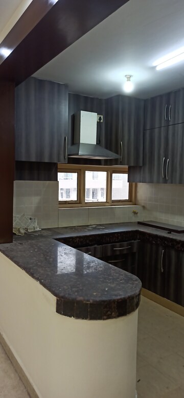 Staircase in 4 BHK Apartment at Emerald Green, Sector 52 – for Rent