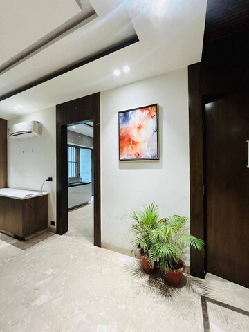 Room in 4 BHK Builder Floor at Saket – for Rent