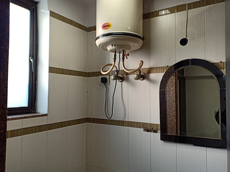 Attached Bathroom, saket Studio 350 Sq.Ft. Apartment In Saket Delhi 9106467