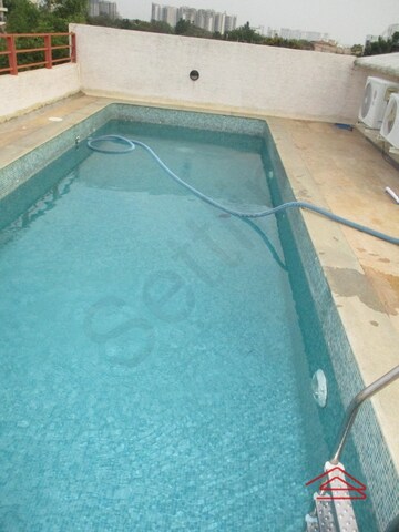 Swimming Pool in 6 BHK Villa at Whitefield Road – for Rent